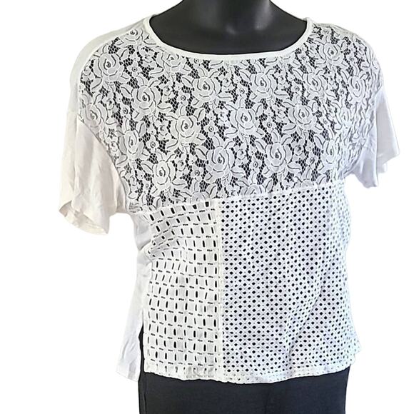Excellent Red Haute Women’s White Embroidered Short Sleeve Blouse – Size Large - Picture 6 of 8